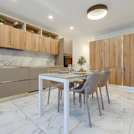 Lejlighed Stylish 2br Getaway Steps From The Promenade By Buena Vista Sliema