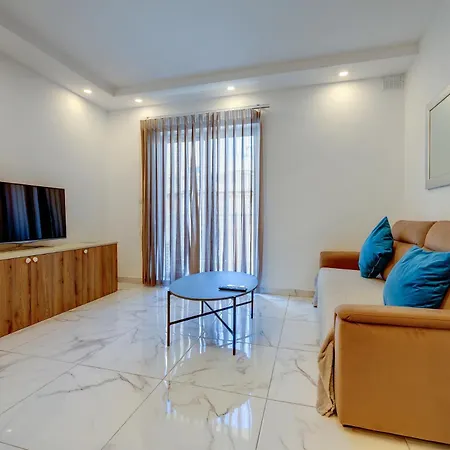 Stylish 2br Getaway Steps From The Promenade Apartment *