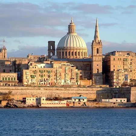 Stylish 2br Getaway Steps From The Promenade Apartment Sliema