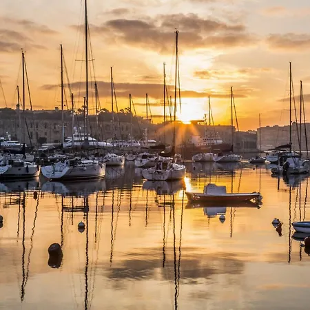 Stylish 2br Getaway Steps From The Promenade Apartament *