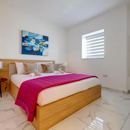 Stylish 2br Getaway Steps From The Promenade Sliema