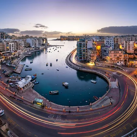 Apartment Stylish 2br Getaway Steps From The Promenade Sliema