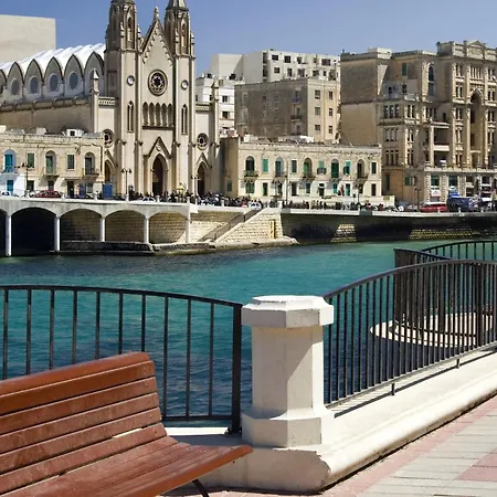 Stylish 2br Getaway Steps From The Promenade