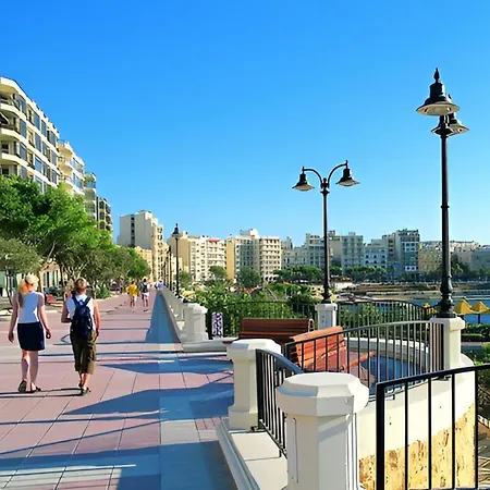 Stylish 2br Getaway Steps From The Promenade